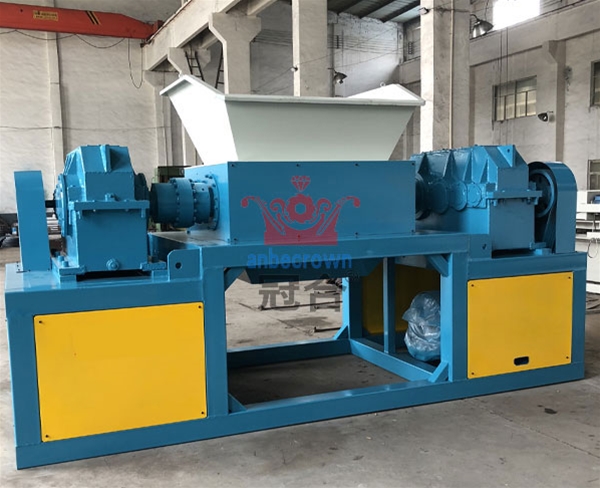 橡膠撕碎機的環(huán)境污染和噪聲如何處理？